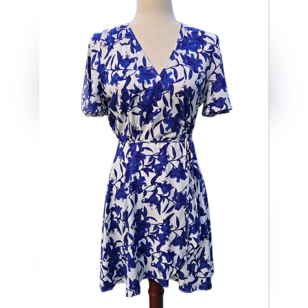 Lulus Blue & White Floral Wrap Midi Dress Short Sleeve Slit Medium